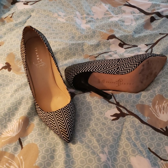 Heel - Picture 2 of 2